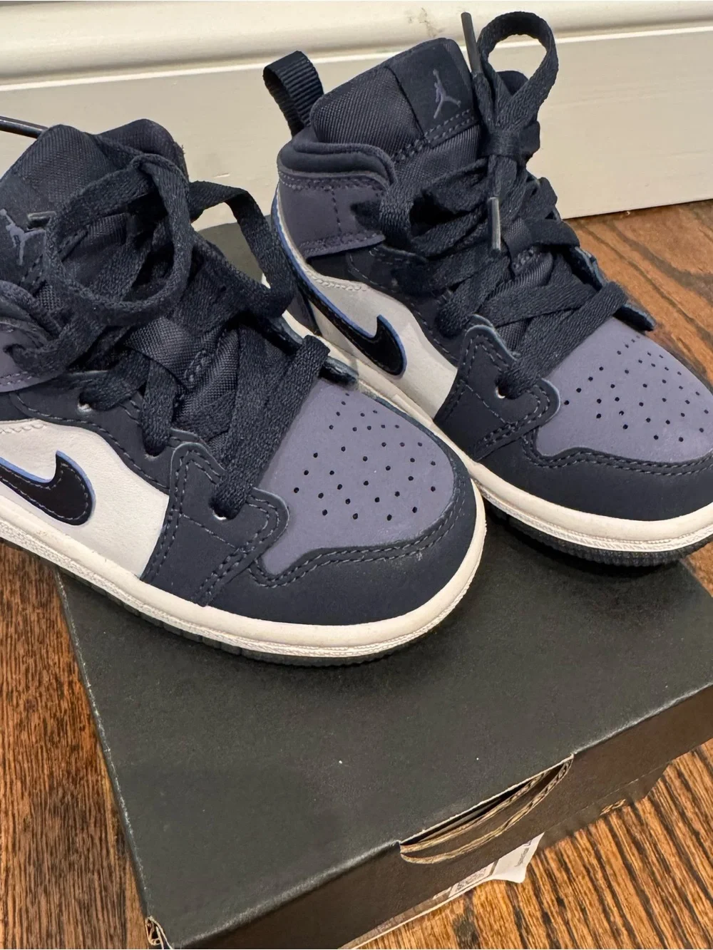 Toddler Jordan 1 MID Sneakers